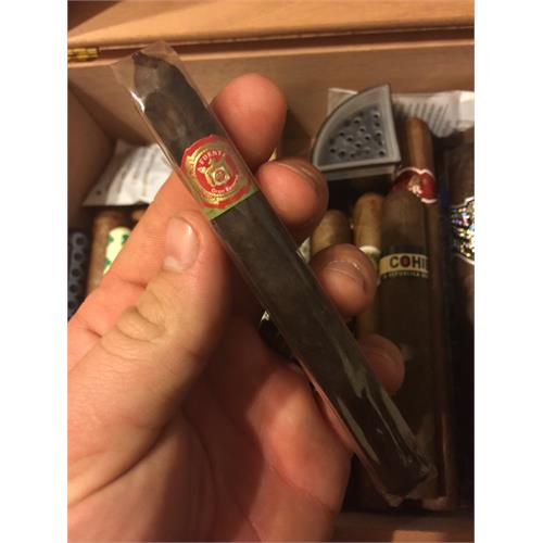 Arturo Fuente Maduro Exquisitos 4 1/2 * 33