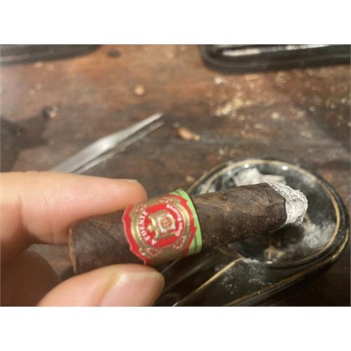 Arturo Fuente Maduro Exquisitos 4 1/2 * 33