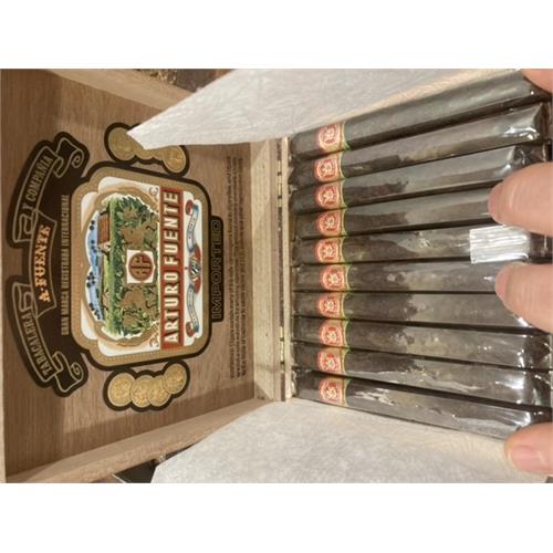Arturo Fuente Maduro Exquisitos 4 1/2 * 33