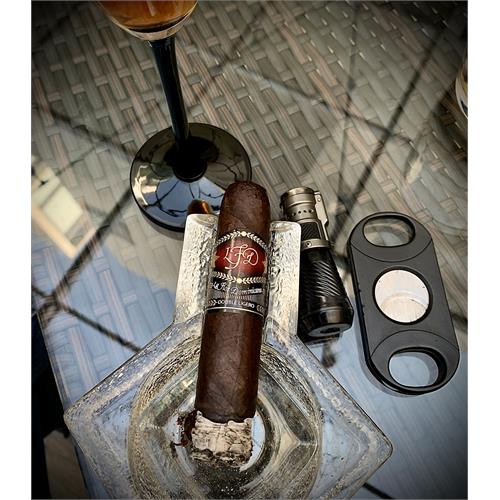 La Flor Dominicana Double Ligero Maduro DL-660 4 5/8 * 60