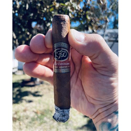 La Flor Dominicana Air Bender Matatan 5  * 50