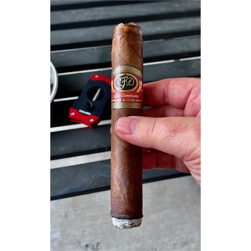La Flor Dominicana Air Bender Valiente 6 1/4 * 60