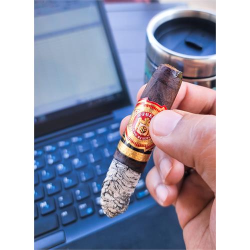 Arturo Fuente Hemingway Short Story Maduro 4  * 49