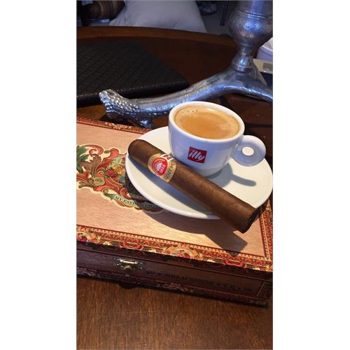 H. Upmann 1844 Reserve Toro 6  * 54