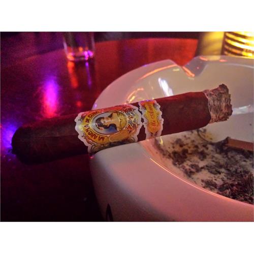 La Aroma de Cuba Mi Amor Valentino 5 3/4 * 58