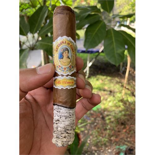 La Aroma de Cuba Mi Amor Valentino 5 3/4 * 58