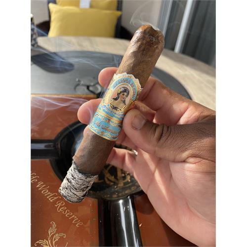 La Aroma de Cuba Mi Amor Valentino 5 3/4 * 58