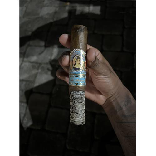 La Aroma de Cuba Mi Amor Valentino 5 3/4 * 58