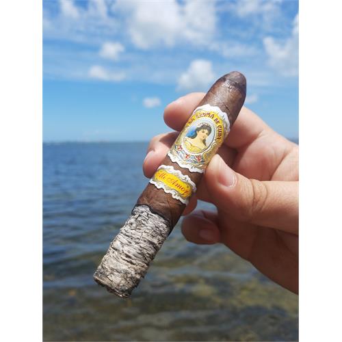 La Aroma de Cuba Mi Amor Belicoso 5 1/2 * 54