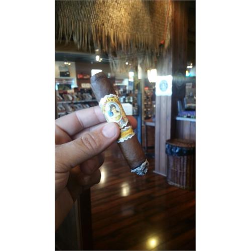La Aroma de Cuba Mi Amor Belicoso 5 1/2 * 54