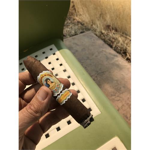La Aroma de Cuba Mi Amor Belicoso 5 1/2 * 54