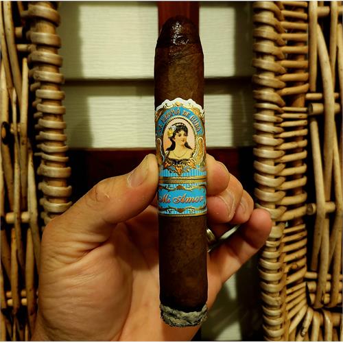 La Aroma de Cuba Mi Amor Belicoso 5 1/2 * 54