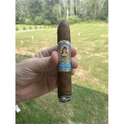 La Aroma de Cuba Mi Amor Belicoso 5 1/2 * 54