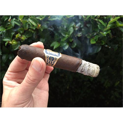 Liga Undercrown Maduro Robusto 5  * 54