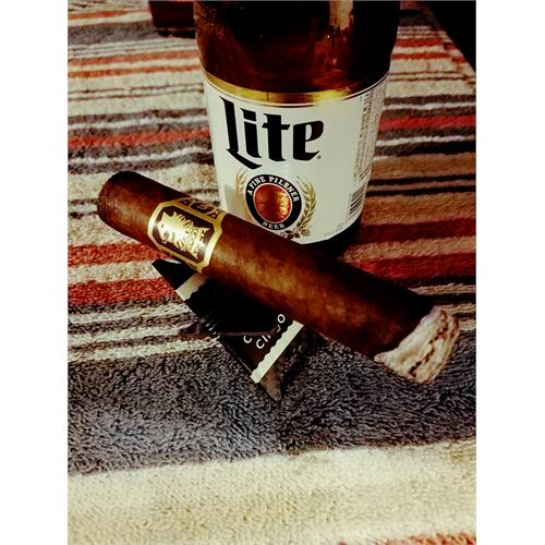 Liga Undercrown Maduro Robusto 5  * 54