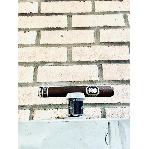 Liga Undercrown Maduro Gran Toro 6  * 52