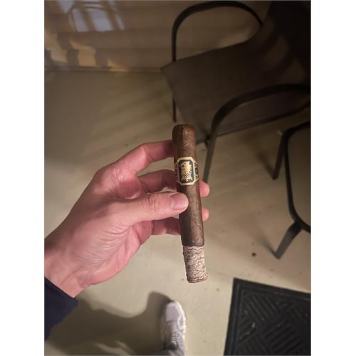 Liga Undercrown Maduro Gran Toro 6  * 52