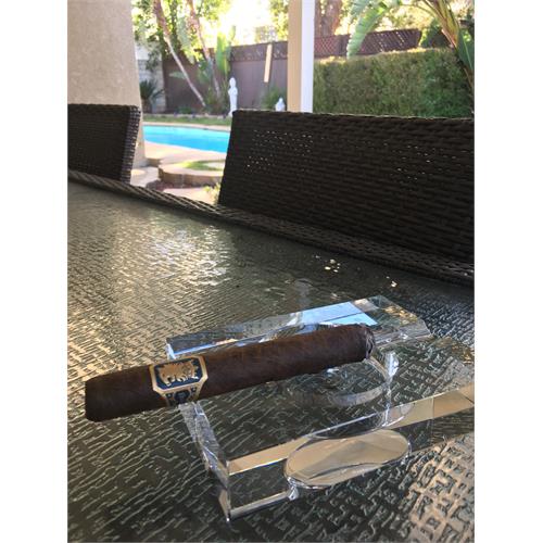 Liga Undercrown Maduro Gran Toro 6  * 52