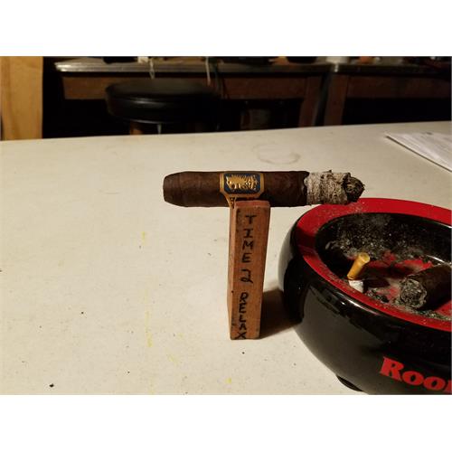 Liga Undercrown Maduro Belicoso 6  * 52