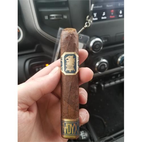 Liga Undercrown Maduro Belicoso 6  * 52