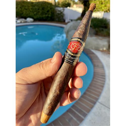 La Flor Dominicana TCFKA “M” Oscuro 7  * 54