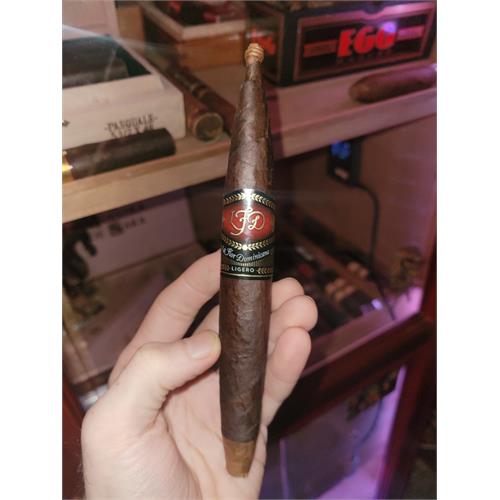 La Flor Dominicana TCFKA “M” Oscuro 7  * 54