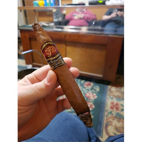 La Flor Dominicana TCFKA “M” Natural 7  * 54