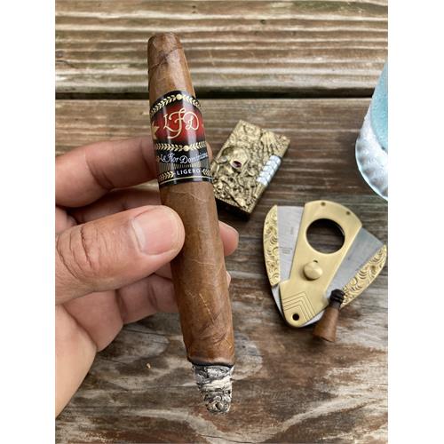 La Flor Dominicana TCFKA “M” Natural 7  * 54