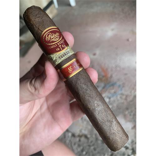 Padron Family Reserve No. 85 Maduro 5 1/4 * 50