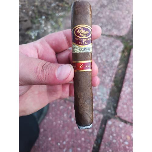 Padron Family Reserve No. 85 Maduro 5 1/4 * 50