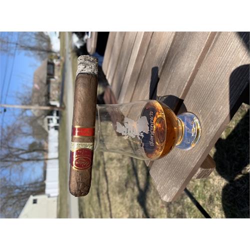 Padron Family Reserve No. 85 Maduro 5 1/4 * 50