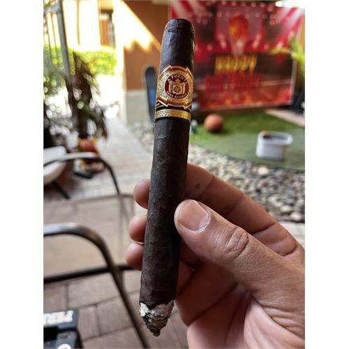 Arturo Fuente Hemingway Untold Story Maduro 7 5/8 * 54