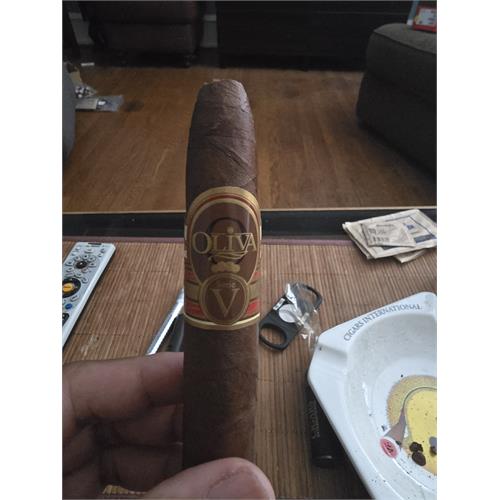 Oliva 4-Cigar Round Ceramic Ashtray