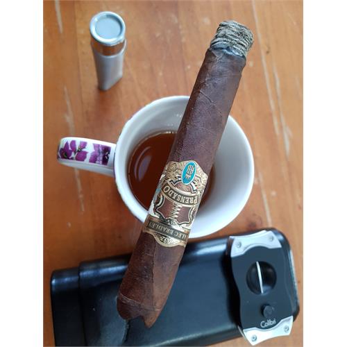 Alec Bradley Prensado Gran Toro 6  * 54