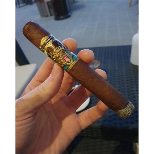 Alec Bradley Prensado Gran Toro 6  * 54