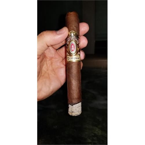 Alec Bradley Tempus Natural Toro 6  * 52