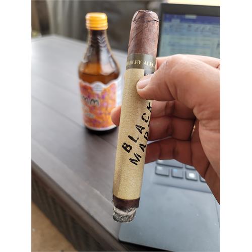 Alec Bradley Black Market Toro 6  * 50