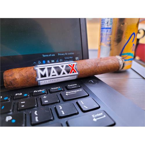 Alec Bradley MAXX The Freak 6 3/8 * 60