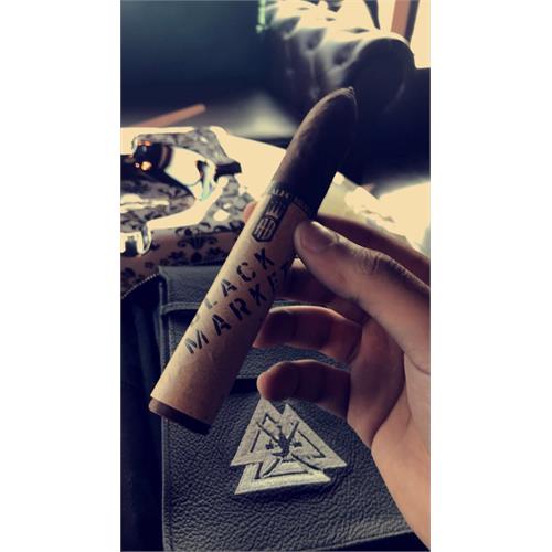 Alec Bradley Black Market Torpedo 6 1/8 * 54