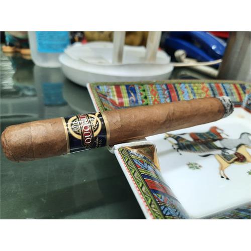 Quorum Toro 6  * 50