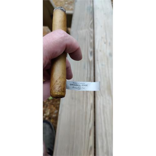 Rocky Patel The Edge Connecticut Robusto 5 1/2 * 50