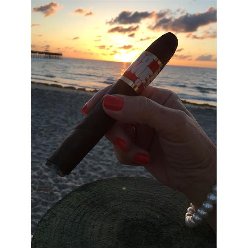 Romeo by Romeo y Julieta Piramides 6 1/8 * 52