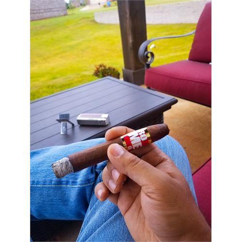 Romeo by Romeo y Julieta Piramides 6 1/8 * 52