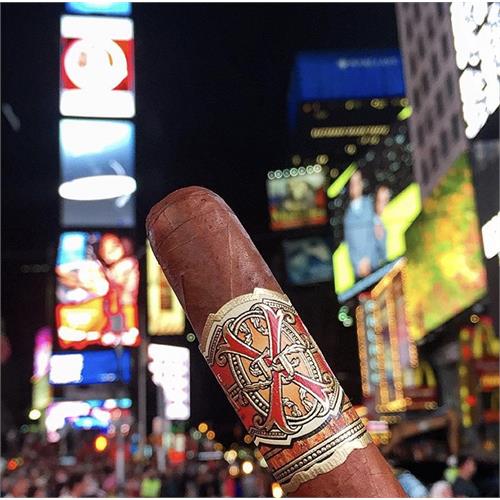 Arturo Fuente Opus X Double Corona 7 5/8 * 49