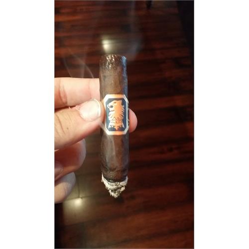 Liga Undercrown Maduro Corona Viva 5 5/8 * 46