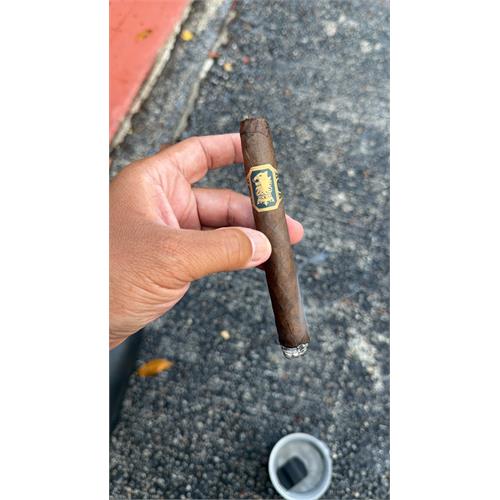 Liga Undercrown Maduro Corona Viva 5 5/8 * 46