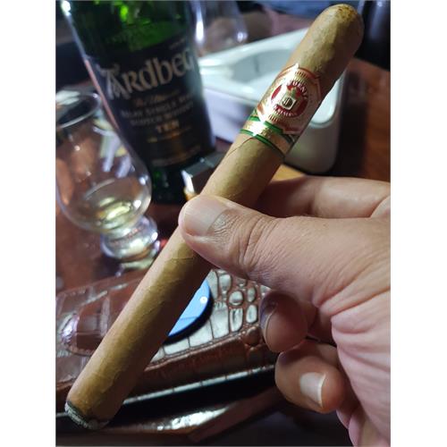 Arturo Fuente Natural Chateau Fuente Royal Salute 7 5/8 * 54