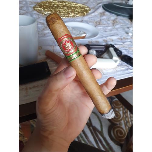 Arturo Fuente Natural Chateau Fuente Royal Salute 7 5/8 * 54