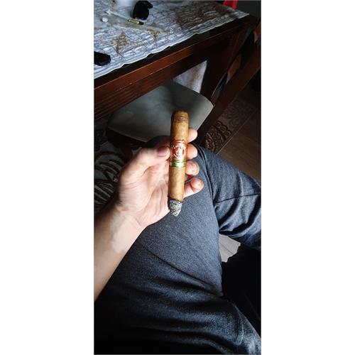 Arturo Fuente Natural Chateau Fuente Royal Salute 7 5/8 * 54