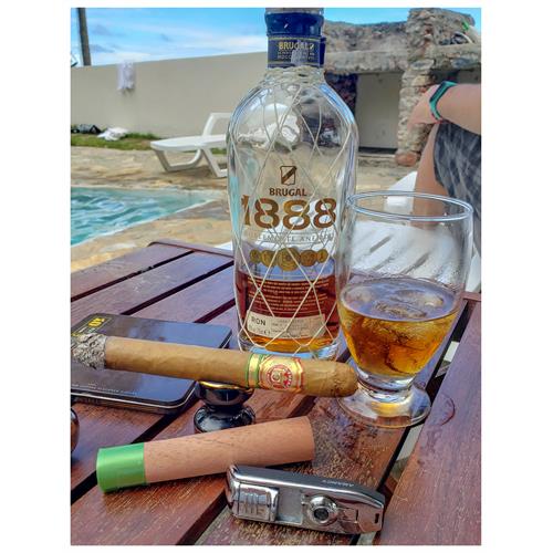Arturo Fuente Natural Chateau Fuente Royal Salute 7 5/8 * 54